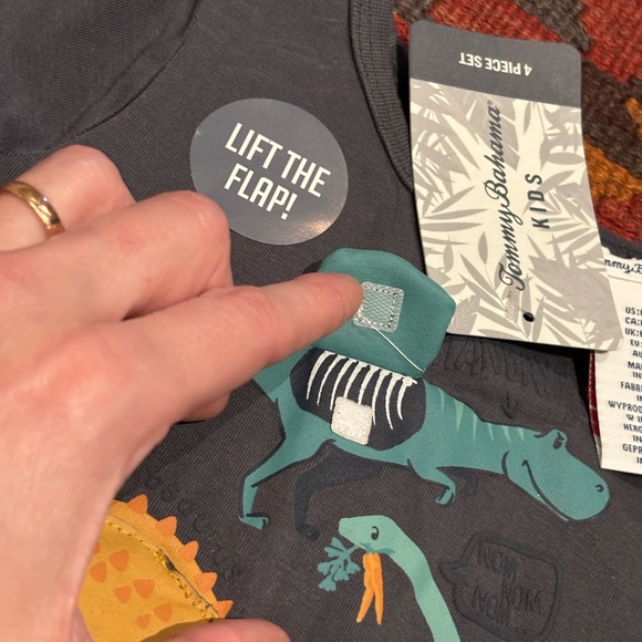 NWT Tommy Bahama baby 3-piece baby outfit - Picture 7 of 8